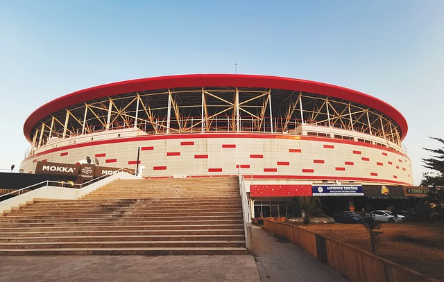 只有皇萨，请问要怎么踢？西媒：欧超联赛预计将于明年9月开赛.